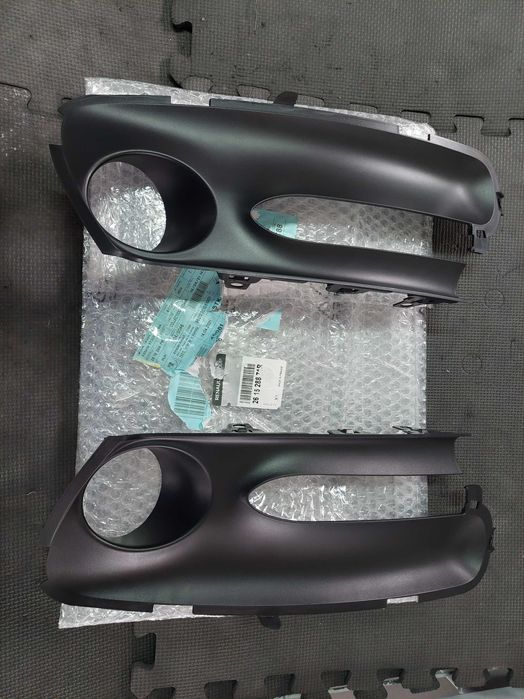 jogo grelhas NOVAS ORIGINAIS Renault secnic 3