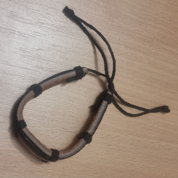 Шкіряний браслет лев