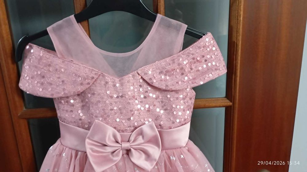 Vestido de princesa cor de rosa menina 3/4 anos - como novo