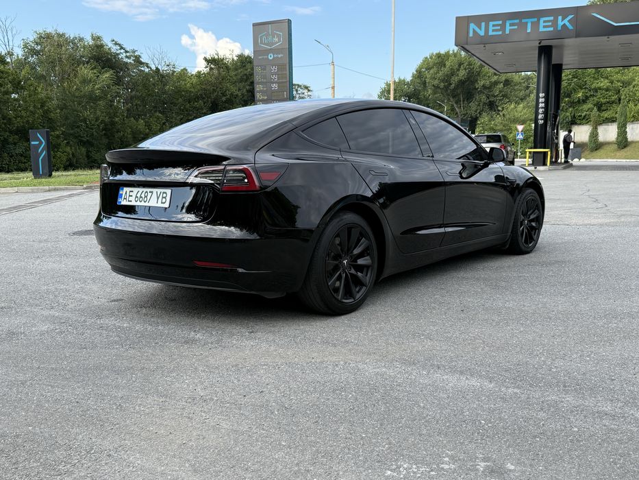 Продам  Tesla 3