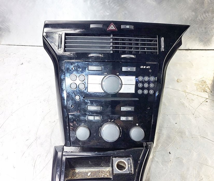 dekor czarny panel srodkowy opel astra h