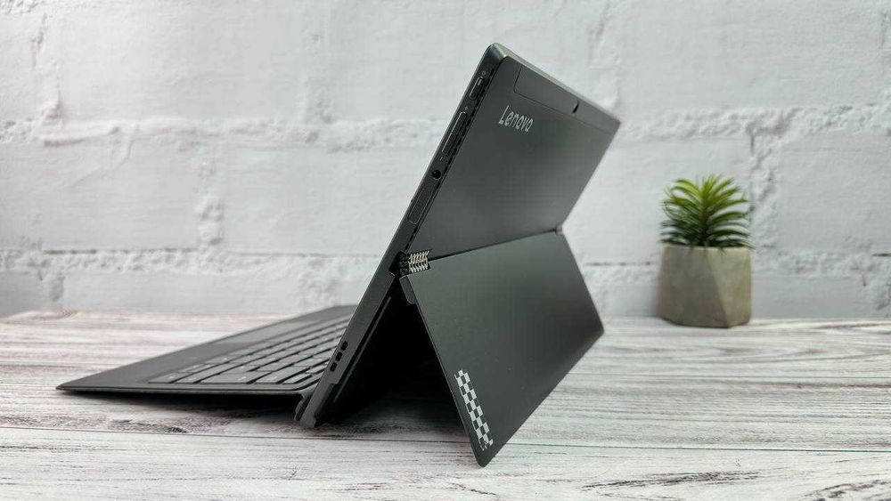 Сенсорний ноутбук-планшет 12.2" Lenovo MIIX 520-12IKB i5-8250U 8/256