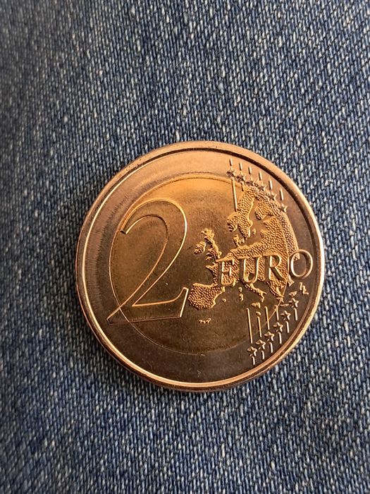 Moeda 2 euros nova!! Com erro