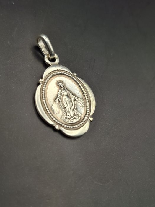 Zawieszka z matką boską