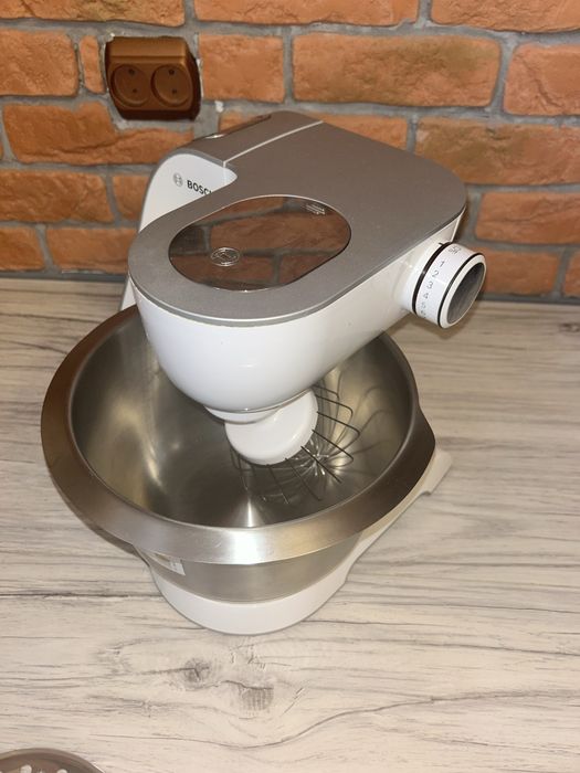 Robot wielofunkcyjny Bosch MUM58259 + mnóstwo akcesoriów