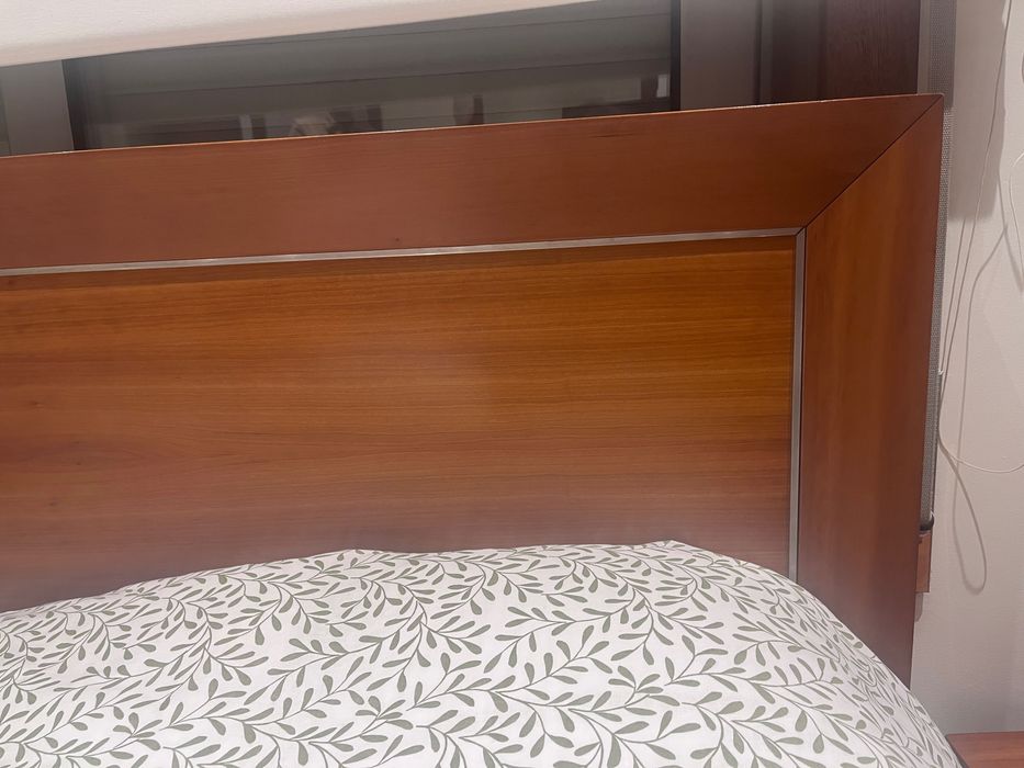 Cama King Size em madeira de cerejeira