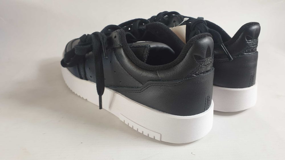 Buty sportowe adidas EE6038 r. 36 2/3