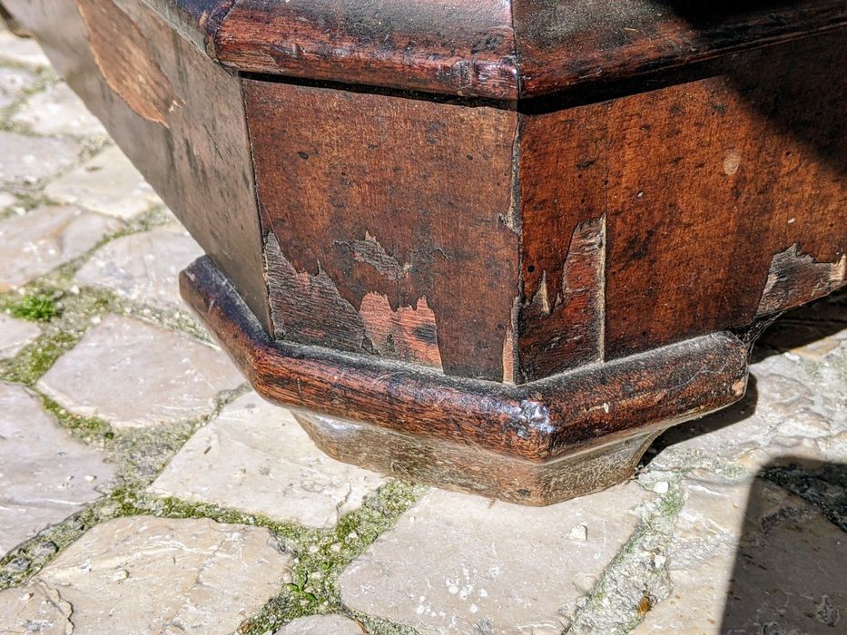 Cómoda com pedra Séc. XX (para restauro)