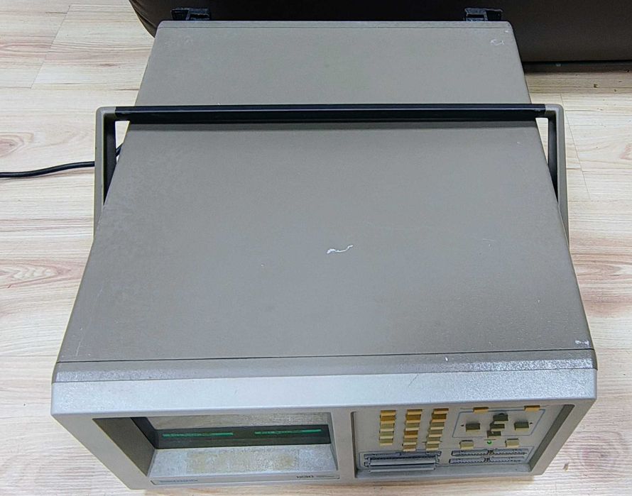 Tektronix 1230 – analizator logiczny tester