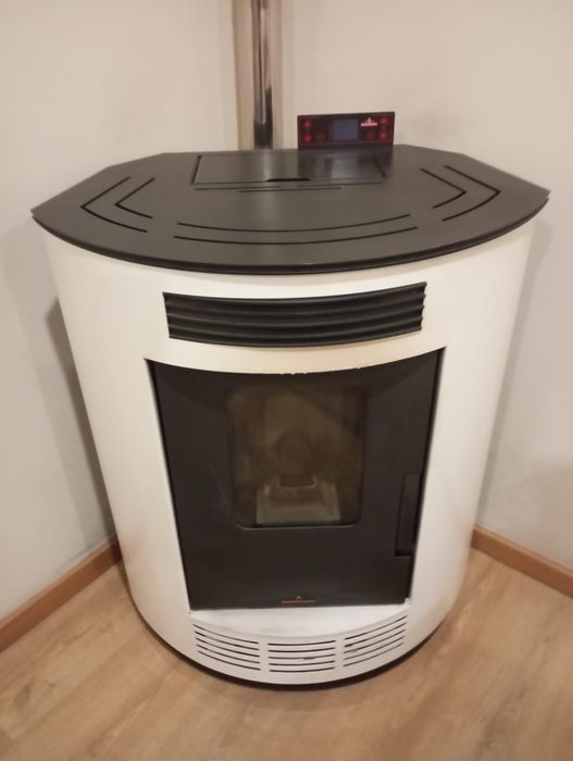 Salamandra a Pellets NINA CANTO 8 kW