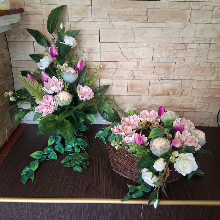 Komplet kompozycja kwiatowa stroik okolicznościowy nagrobny do flakona