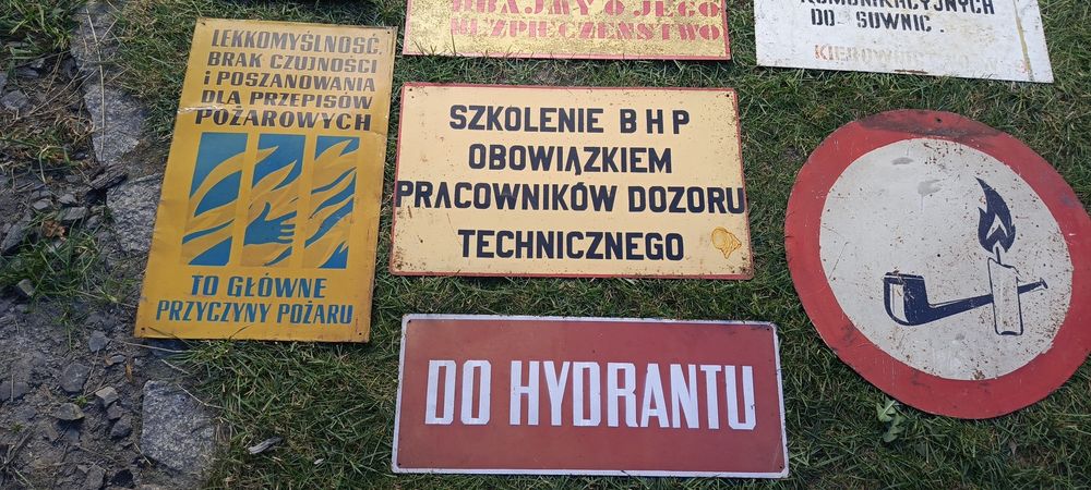 Stare metalowe tablice PRL