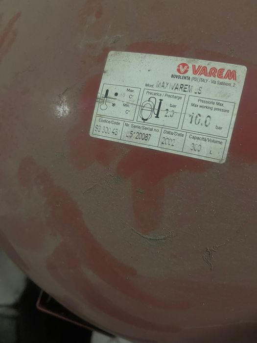 Розширювальний бак MAXIVAREM LS 300літрів