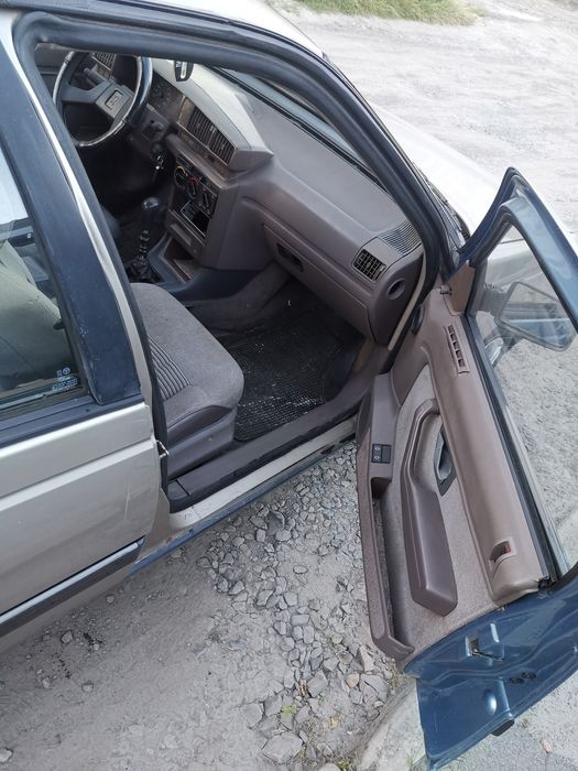 Продам автомобіль пежо 405