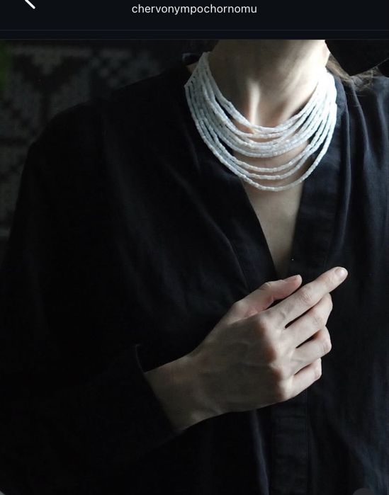 Намисто з перламутрами у давній техніці