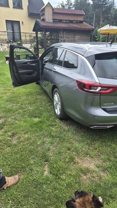 Opel Insignia kombi sedan