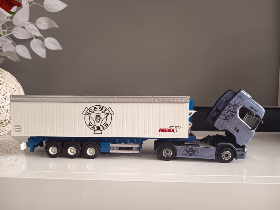 Model Scania + naczepa Tekno skala 1:50