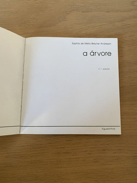 Livro de leitura escolar