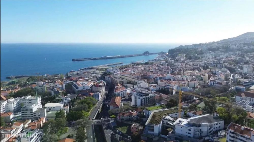 Apartamento T3 Centro do Funchal Vista Baía com Piscina