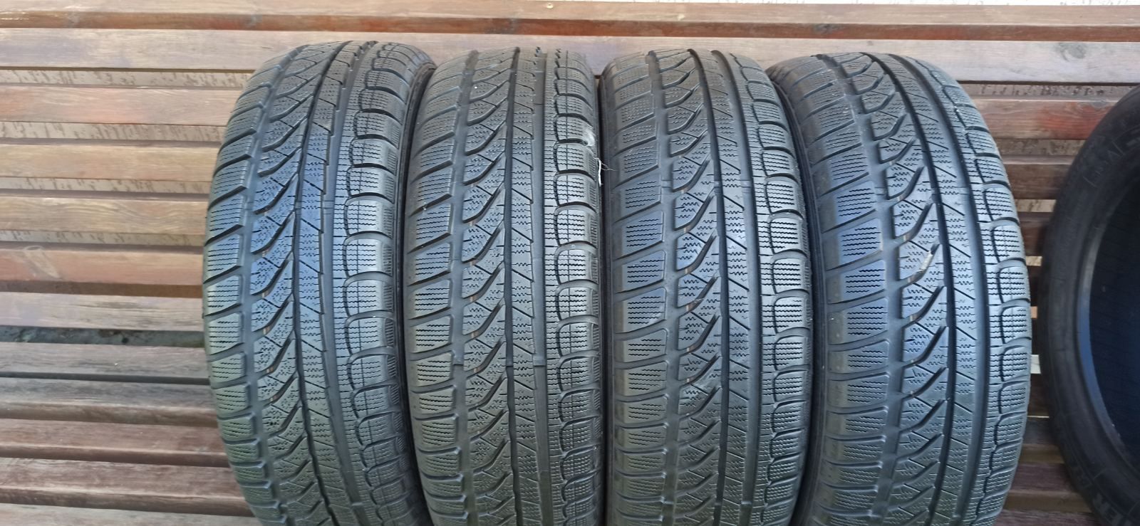 Комплект зимових шин 185 60 15 Dunlop SP Winter Response: 1 000 грн ...