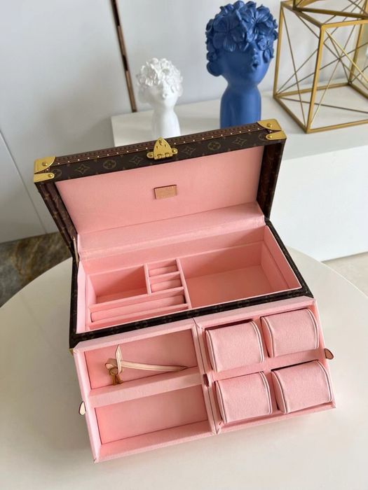 Caixa para Joias e Relogios Louis Vuitton usada como Nova