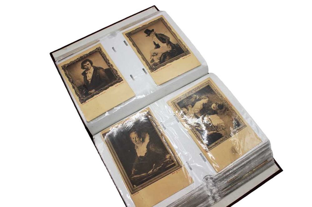 Álbum com Diversos Postais Antigos