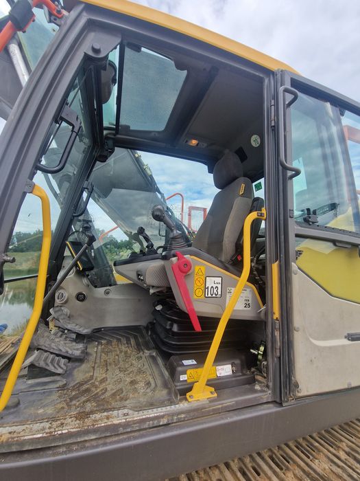 Koparka Volvo 250