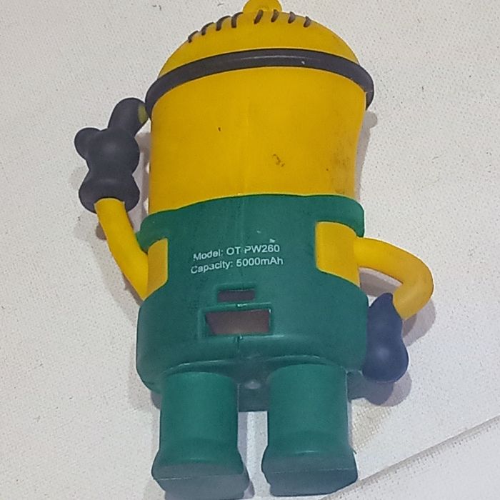 Фигурка  Миньона от Power bank  

В высоту 13 см