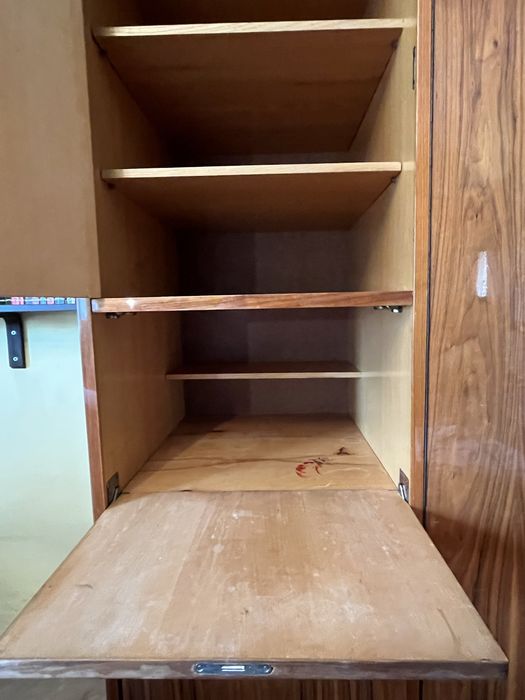 Szafa Vintage fornir politura