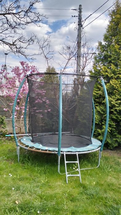 Oddam trampolinę