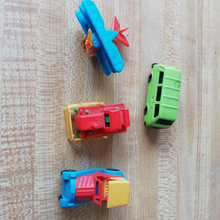 Carrinhos de construir antigos