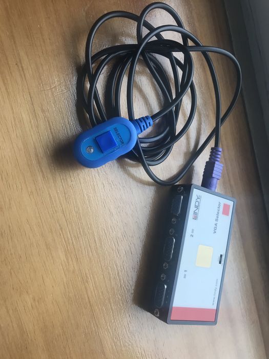 Auto switch marca Lindy (2 portas Vga)