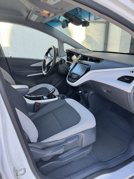 Електромобіль авто в оренду Chevrolet Bolt LT 60 квт 2017р