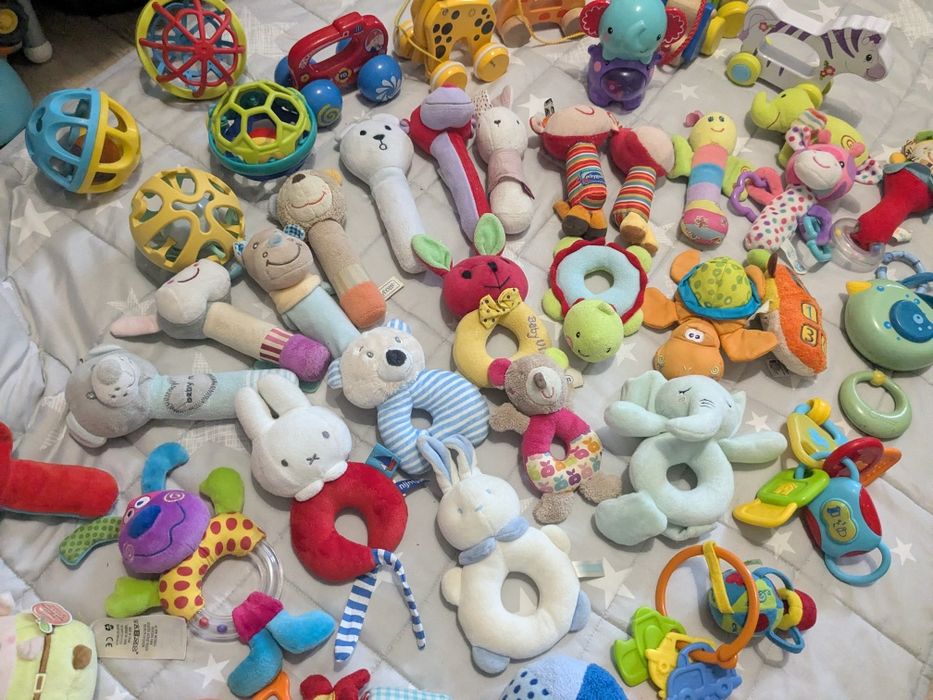 Дитячі іграшки для найменших)