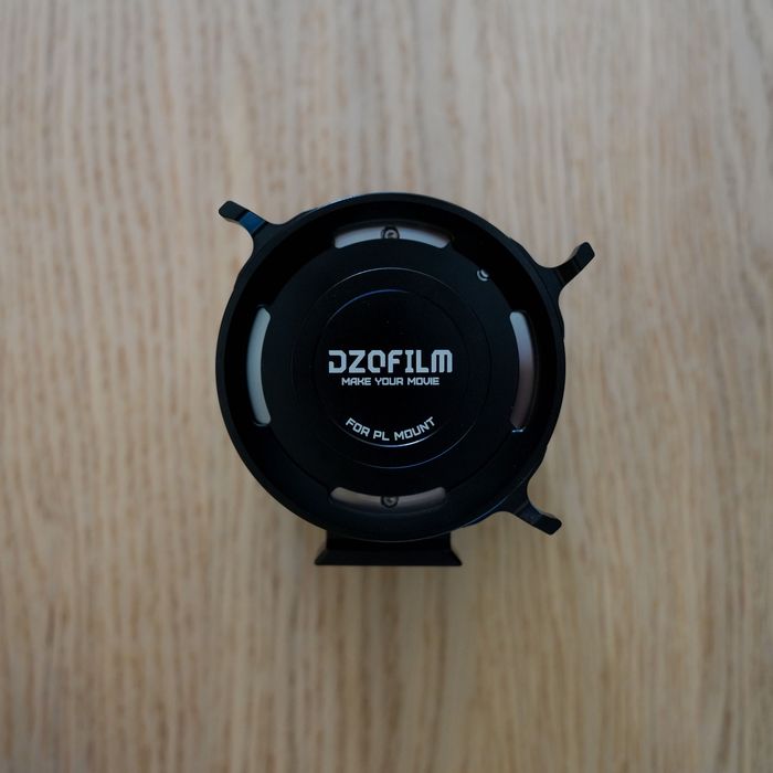 DZOFILM Vespid 50mm PL com adaptador PL-E mount