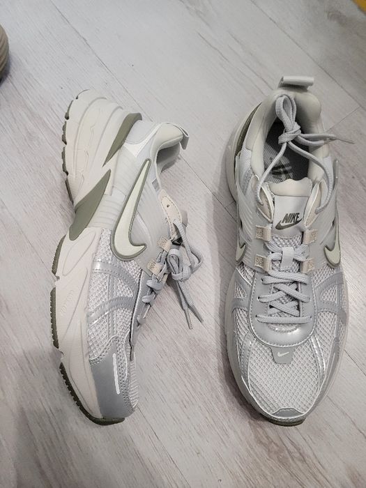 Кроссовки NIKE V2K RUN нові original