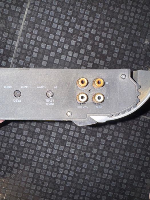 Підсилювач звуку JBL