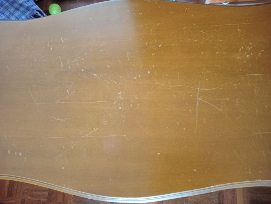 2 sofás de 1 lugar + mesa centro em madeira