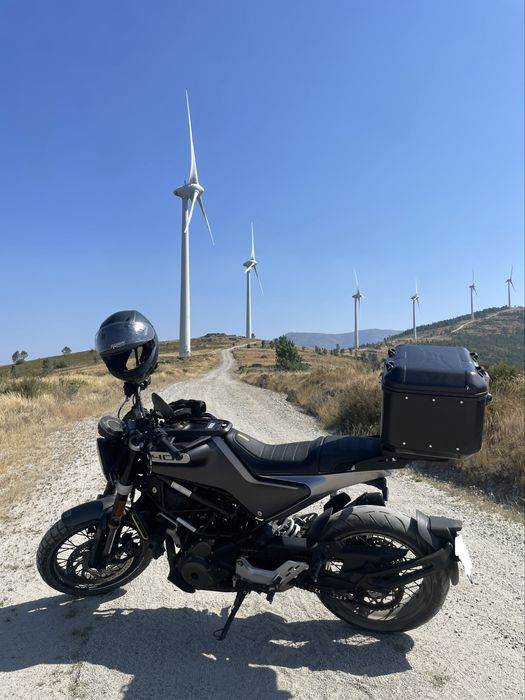 Moto scrambler - Husqvarna 401 Svartpilen 2022