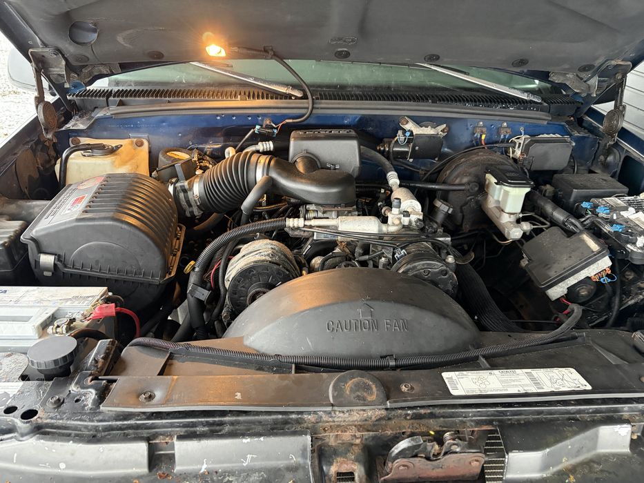 Chevrolet Suburban GMT 400 rok 1997 4x4 5.7