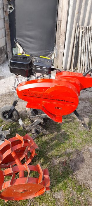 Мотоблок  на  бензині