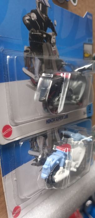 Conjunto 2 Honda Super Cub Hot Wheels