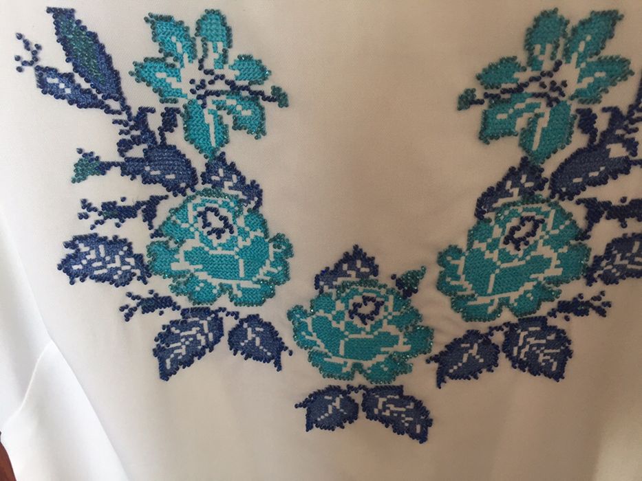 Плаття вишите