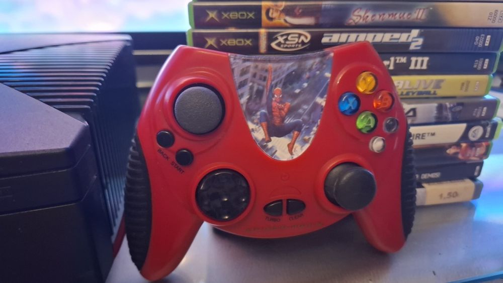Xbox Classic + 2 comandos e Jogos
