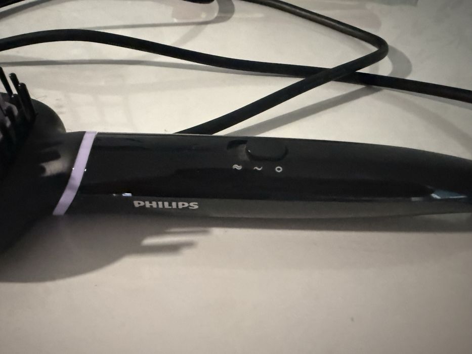 Гребінець- випрямляч Philips BHH880-00