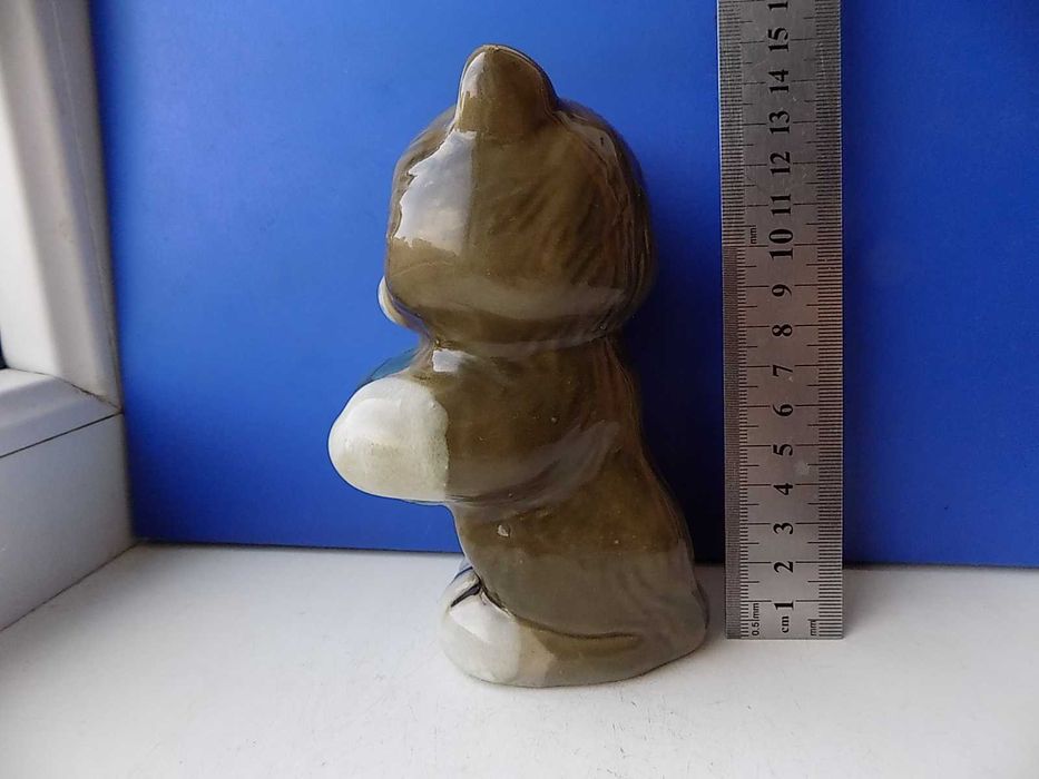 Статуэтка Котенок с мячом керамика ЛКСФ