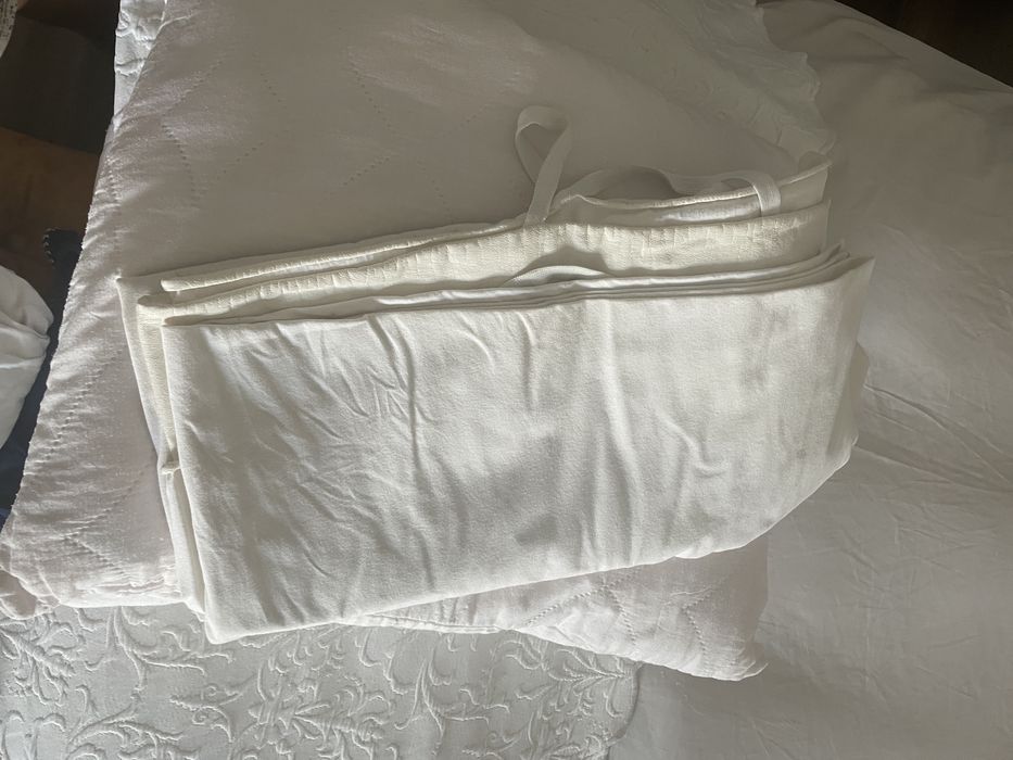 2 almofadas, lencol de baixo e protector de colchao de casal