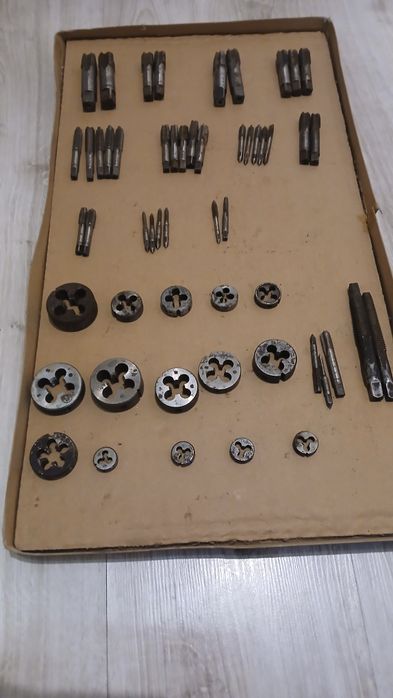 Calowe i rurowe narzynki i gwintowniki PRL