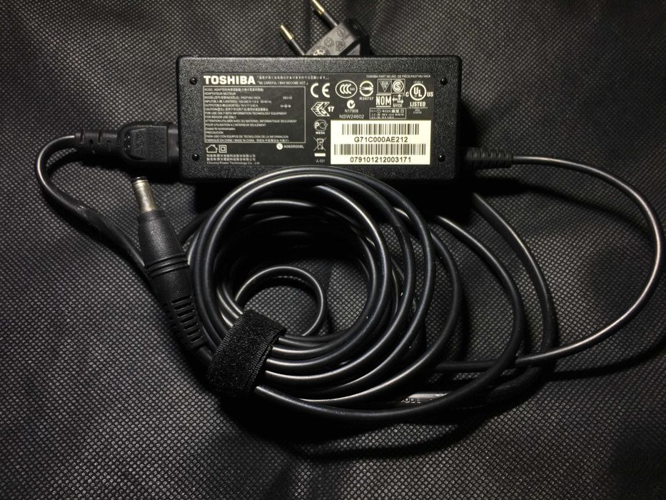 Carregador de portátil TOSHIBA PA3714U-1ACA
