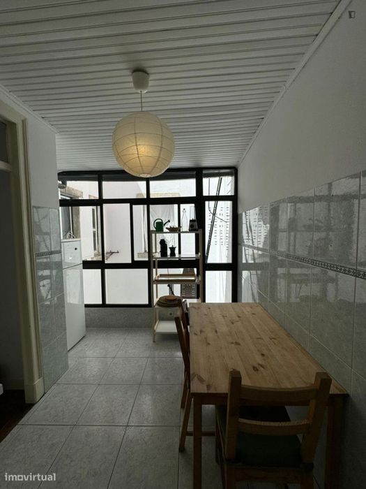 Quarto - localizado em Arroios Lisbon